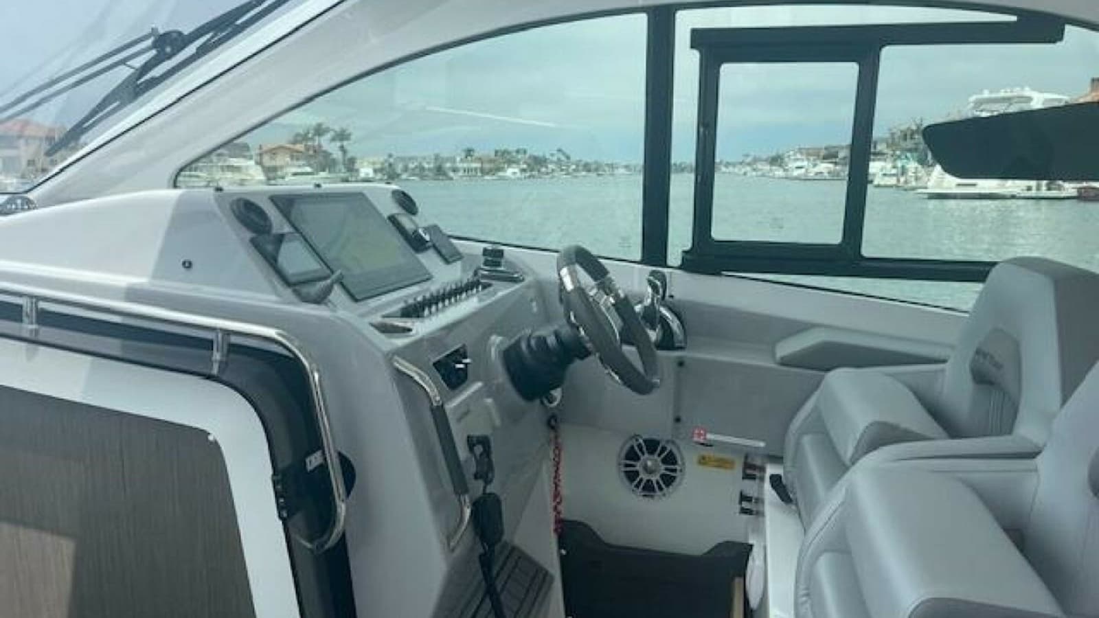 2022 Beneteau 32 Gran Turismo "FORTUNA" - Helm Station with Dual Seating