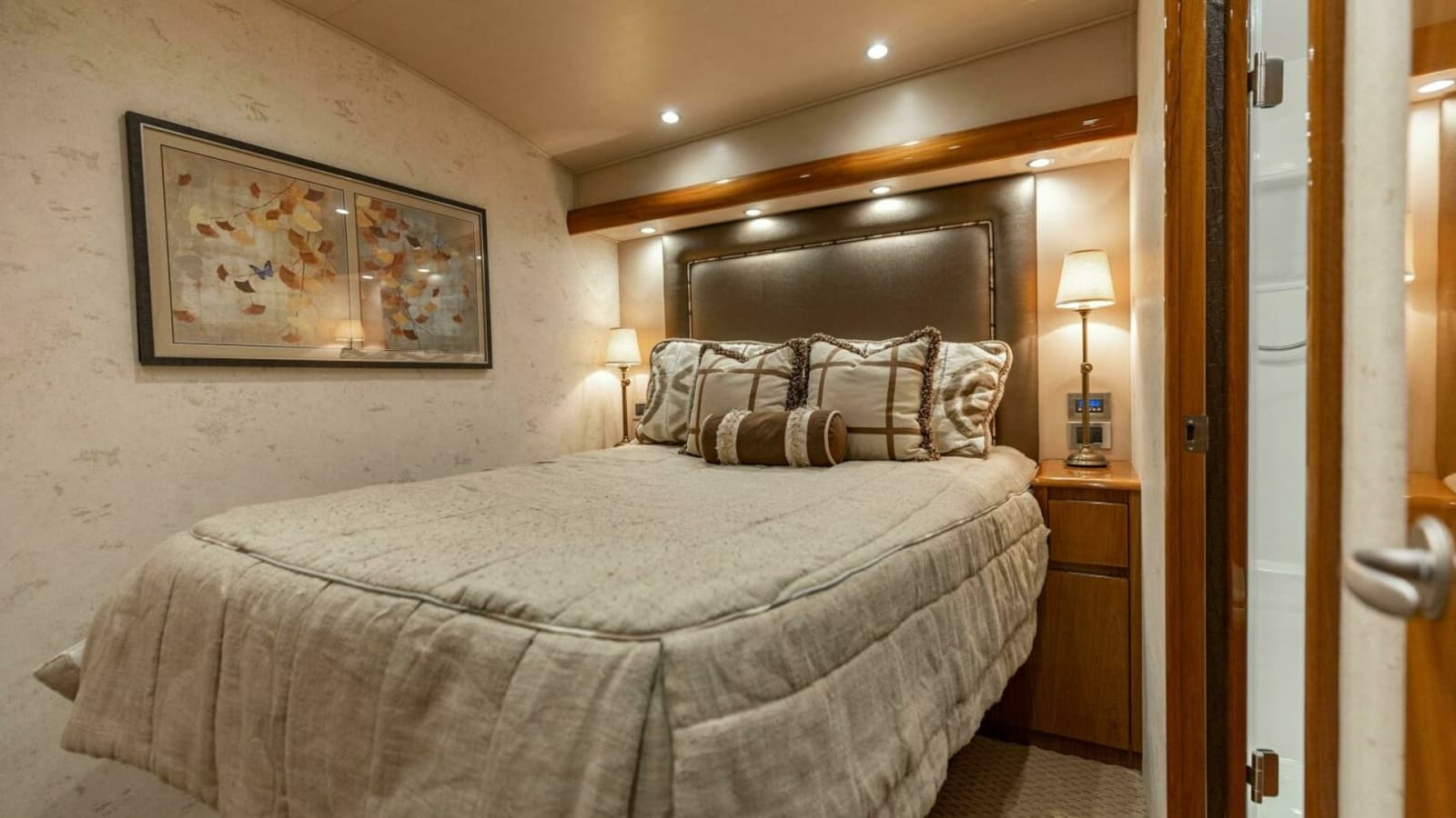 2013 Viking 76 Convertible- REEL FIRE- Port VIP Stateroom