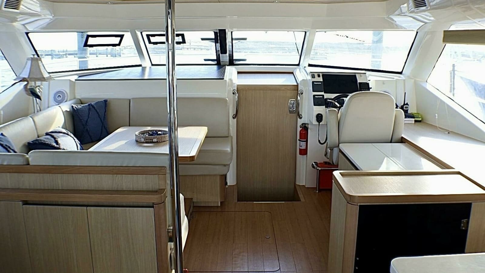 2018 Aquila 44 Catamaran- Salon