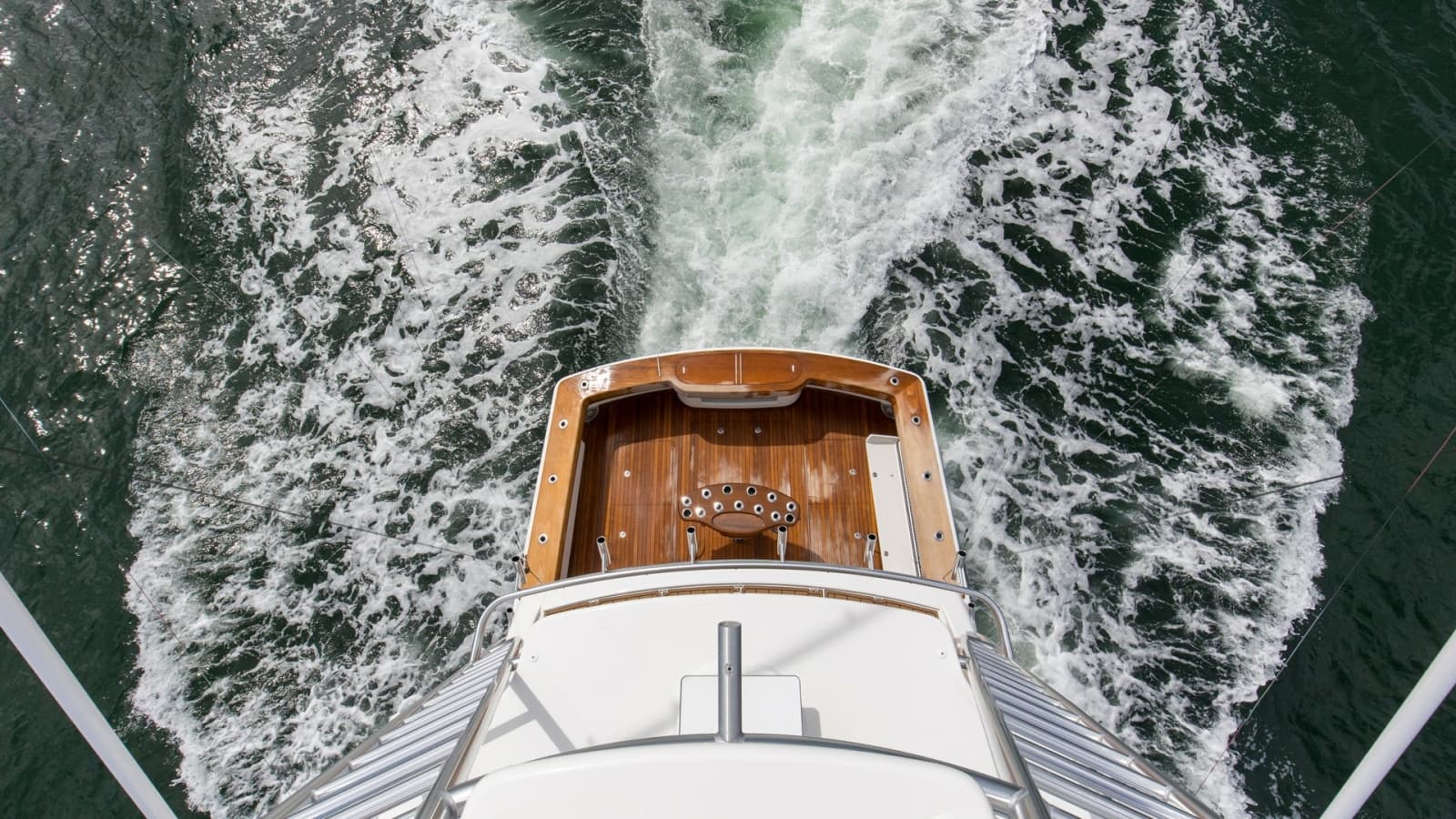 2022 Viking Convertible Cole Play Cockpit (7)