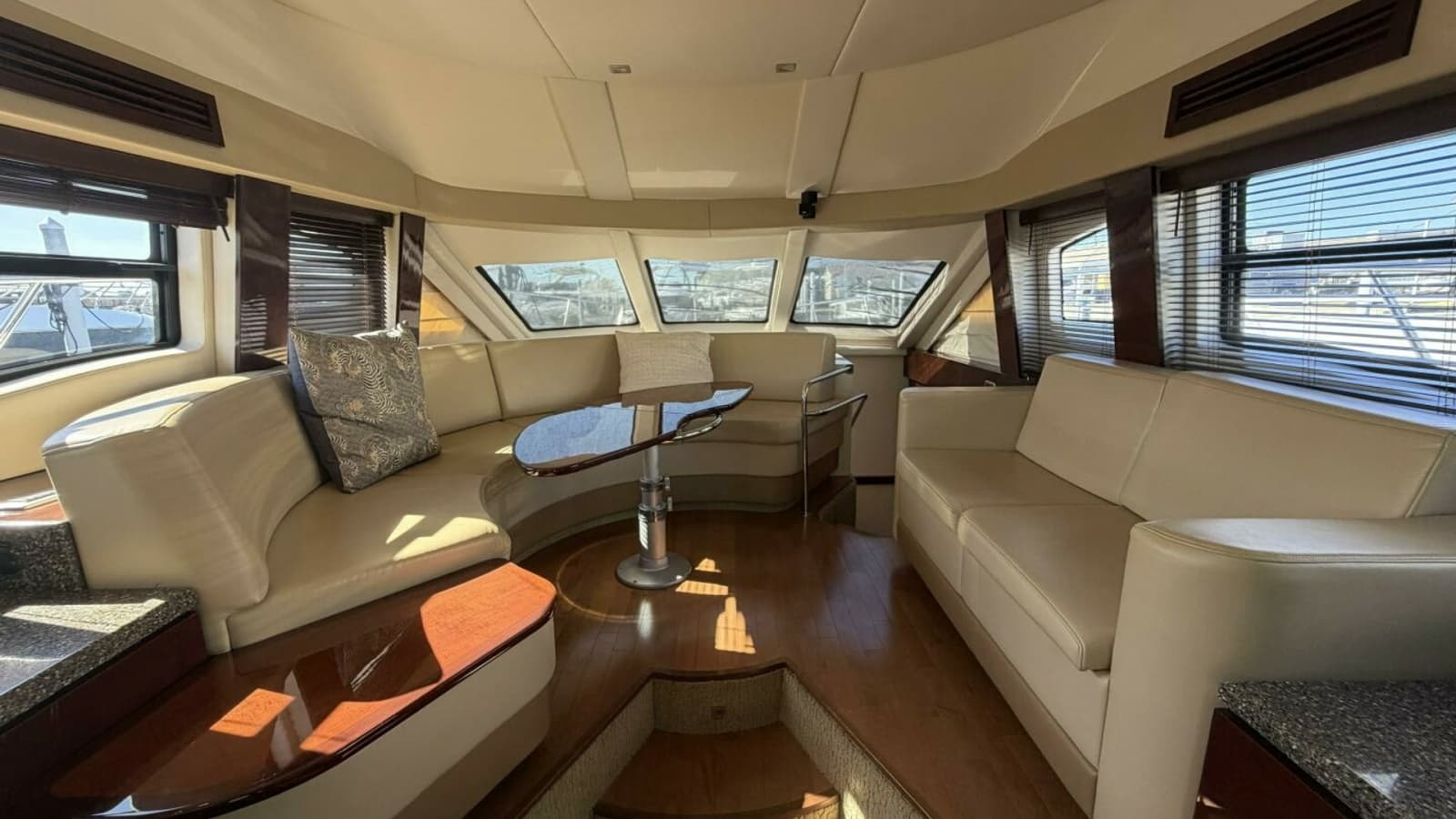 2008 Sea Ray 47 Sedan Bridge - Salon