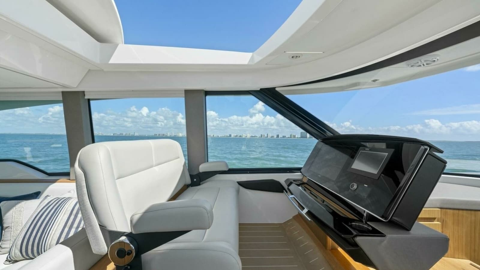 2023 Tiara Yachts EX 60
