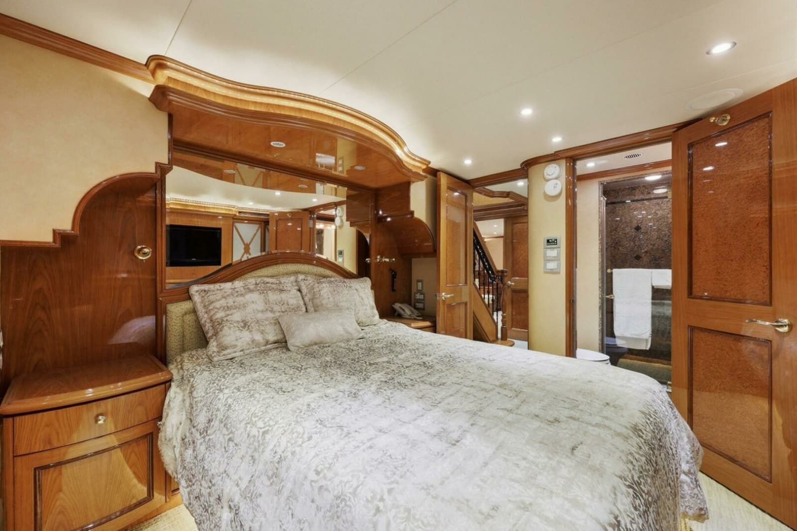Cheoy Lee 95 FOOTLOOSE - Guest Stateroom 1