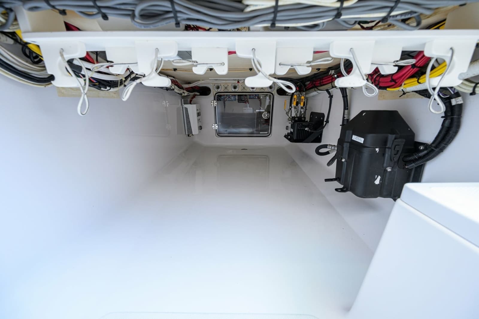 Bahama 41 - Interior Storage