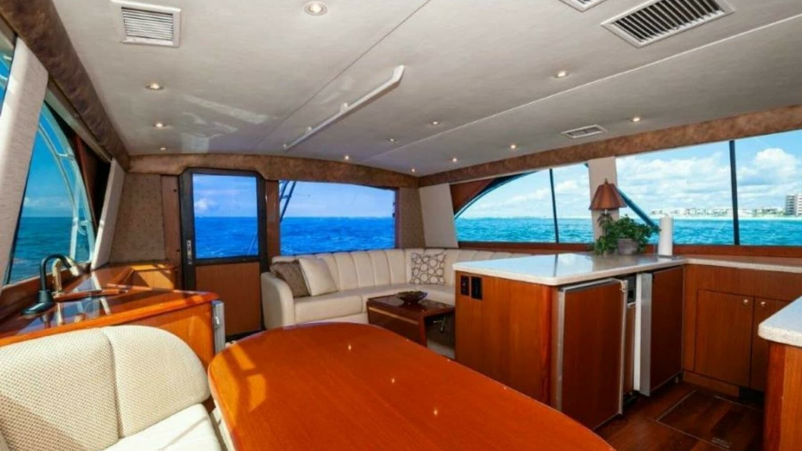 1998 Ocean Yachts 48 Super Sport Salon 3