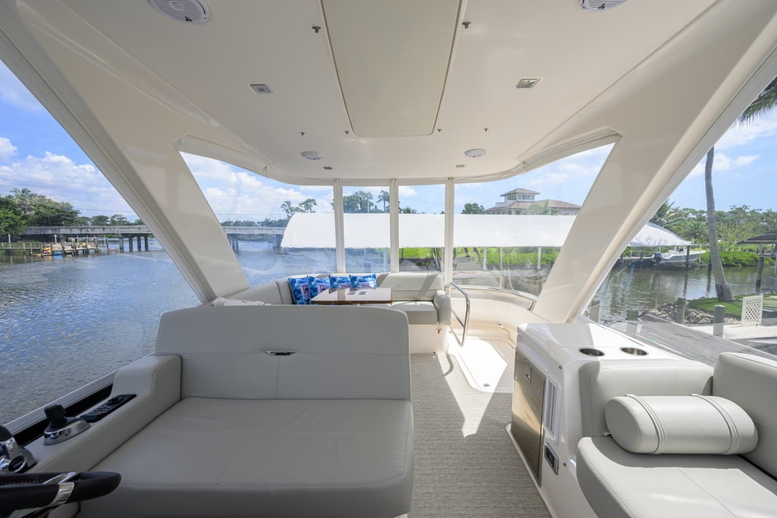 Tiara 44 Daybreak - Exterior Flybridge