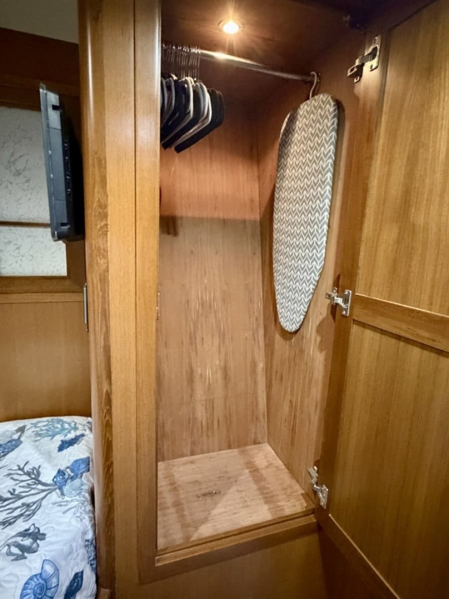 Alaskan 70 OHANA - Guest Stateroom
