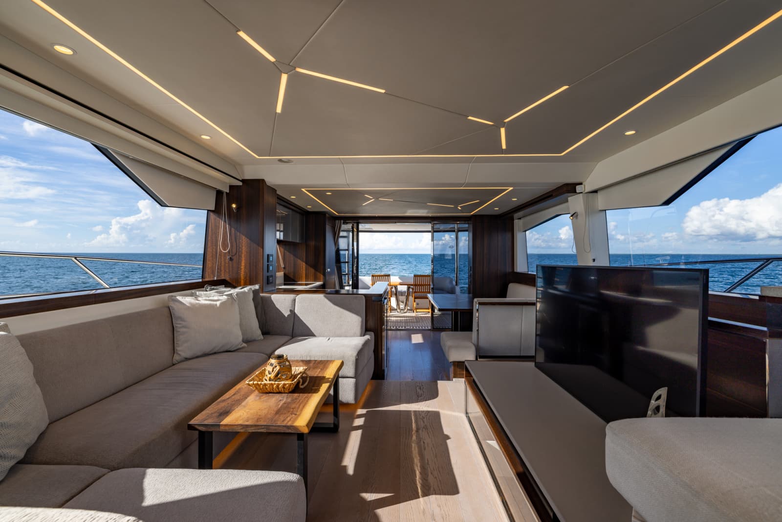 2022 Sunseeker Manhattan 68
