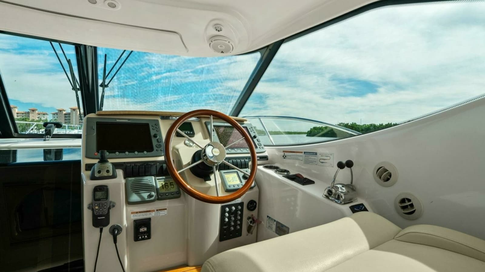 2008 Tiara Yachts 3500 Sovran "Fridge Benefit"