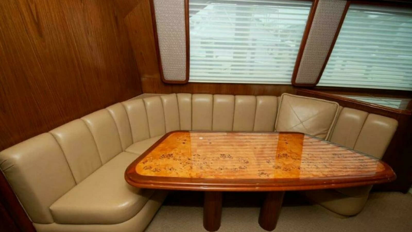 2012 76 Viking Sky Bridge Barefoot Drive Dinette