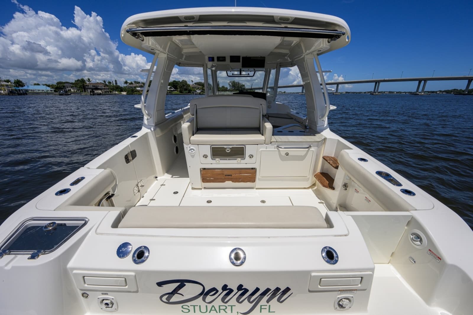 Boston Whaler 35 - DERRYN -  Cockpit