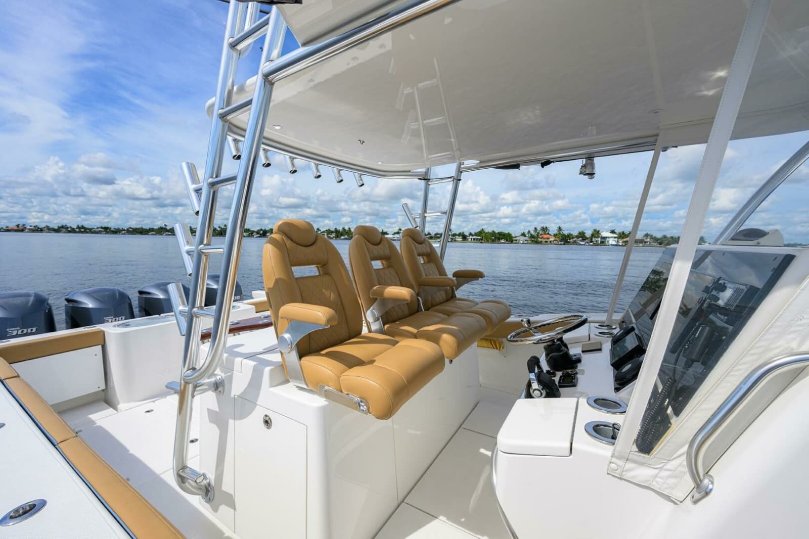 2018 Buddy Davis 42 Center Console - Helm