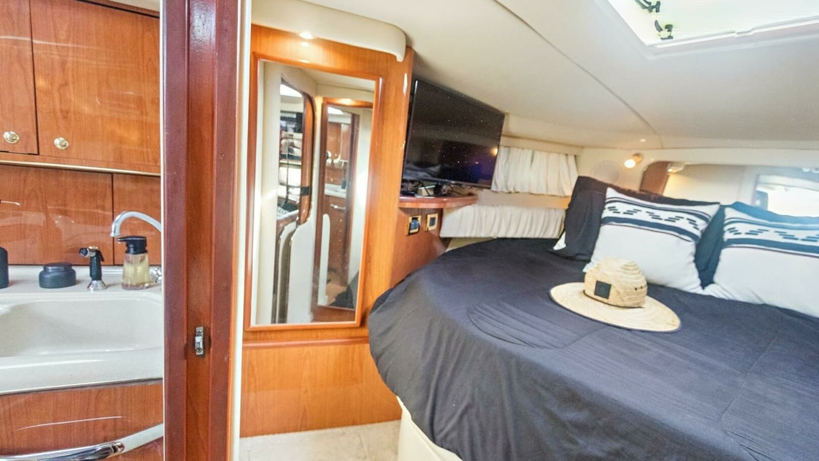 2000 Sea Ray 370 Express Cruiser "Sandie Lee" - Forward Cabin with Queen Berth