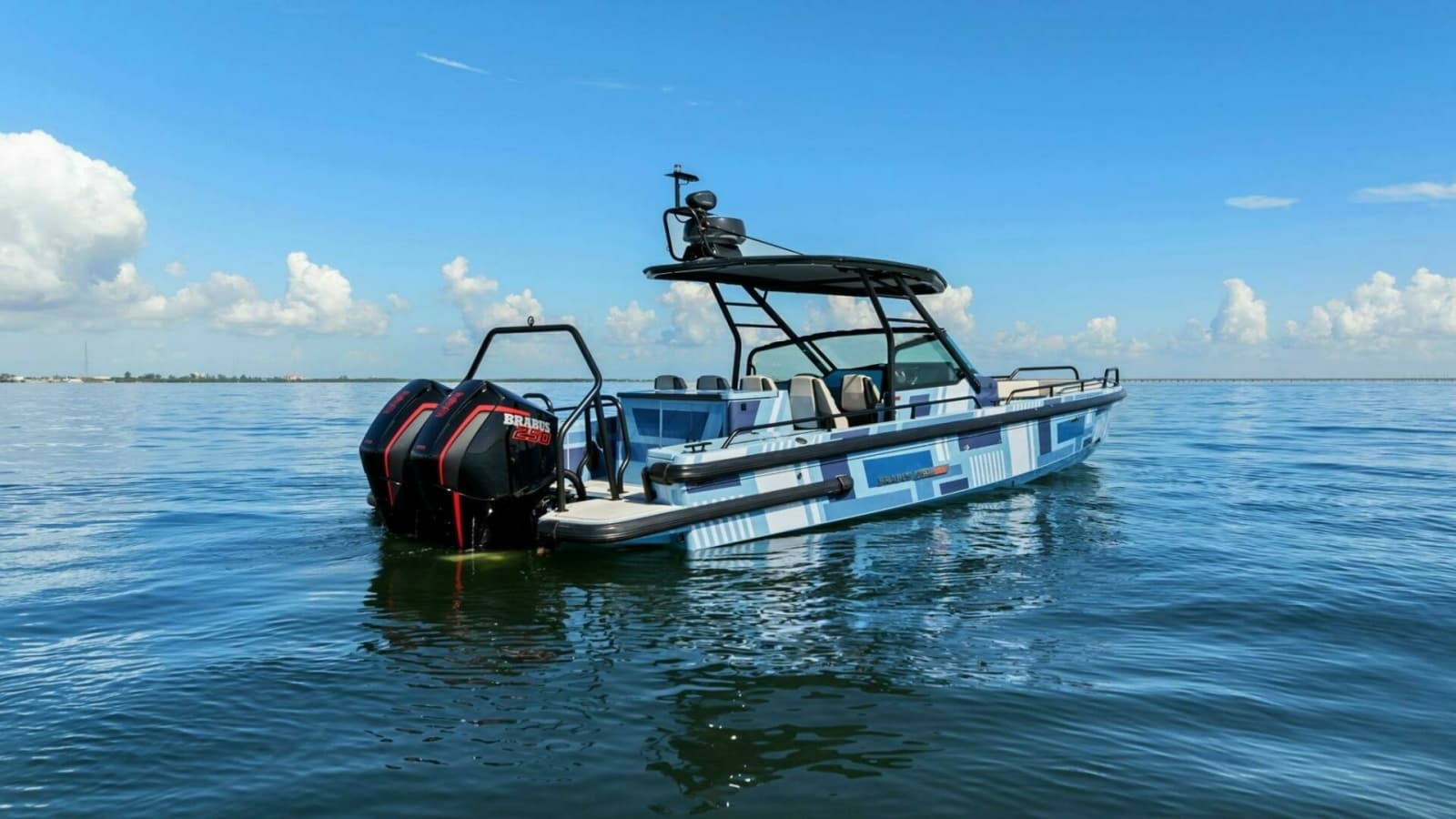 2022 Axopar Brabus Shadow 500 TT - Starboard 3/4 Stern