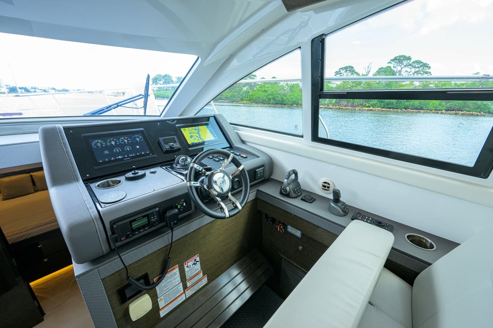 2020 Cruisers 46 Cantius