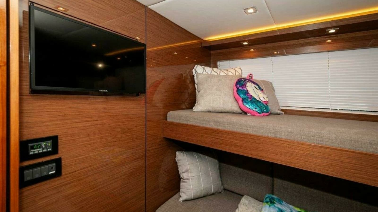 2020 Cruisers Yachts- HARPER BELL- Bunk Room 2