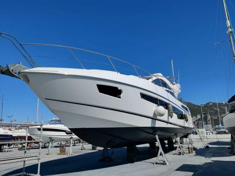 2015 Sunseeker Sport Yacht 68