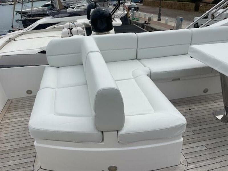 2015 Sunseeker Sport Yacht 68