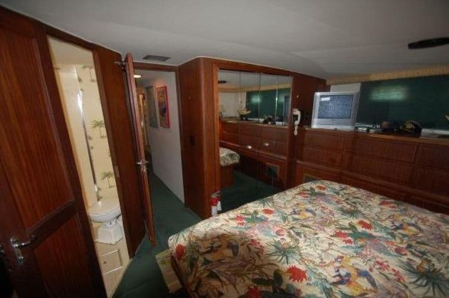 1987 Hatteras 