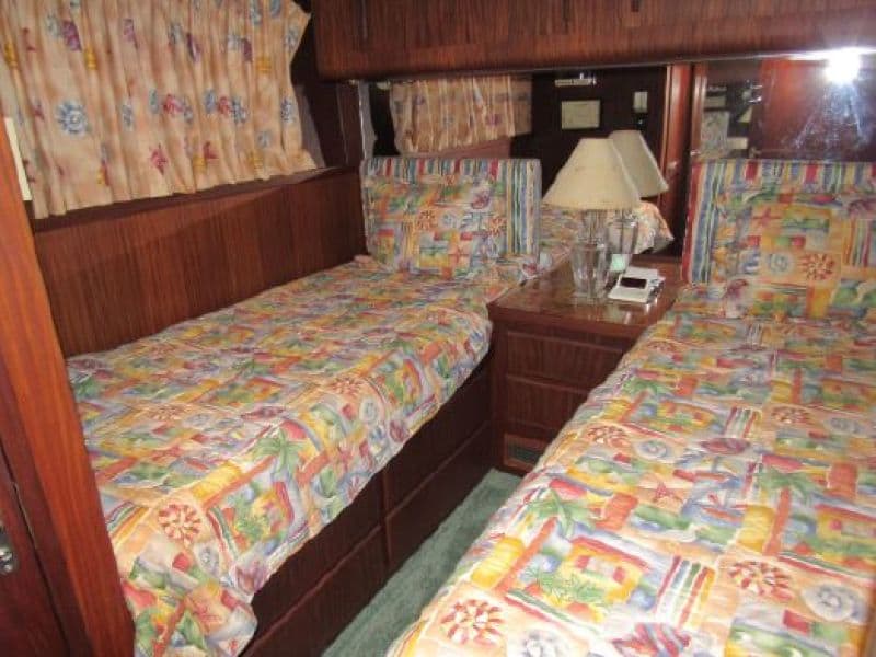 1987 Hatteras 