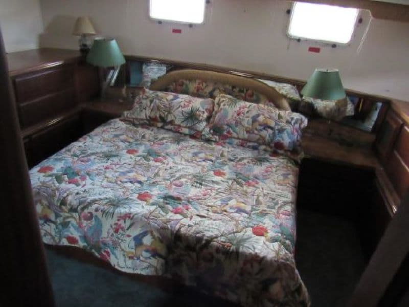 1987 Hatteras 