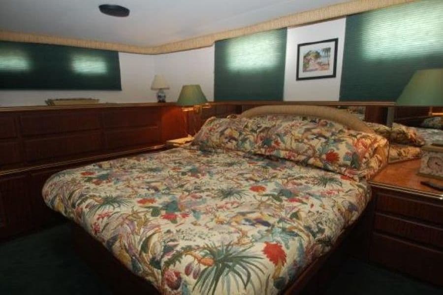 1987 Hatteras 