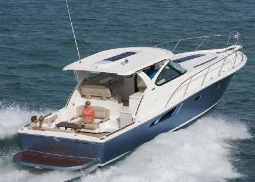 2017 Tiara Yachts 