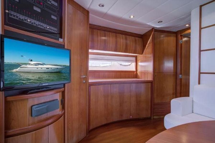 2008 Pershing 