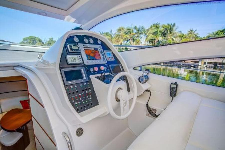 2008 Pershing 