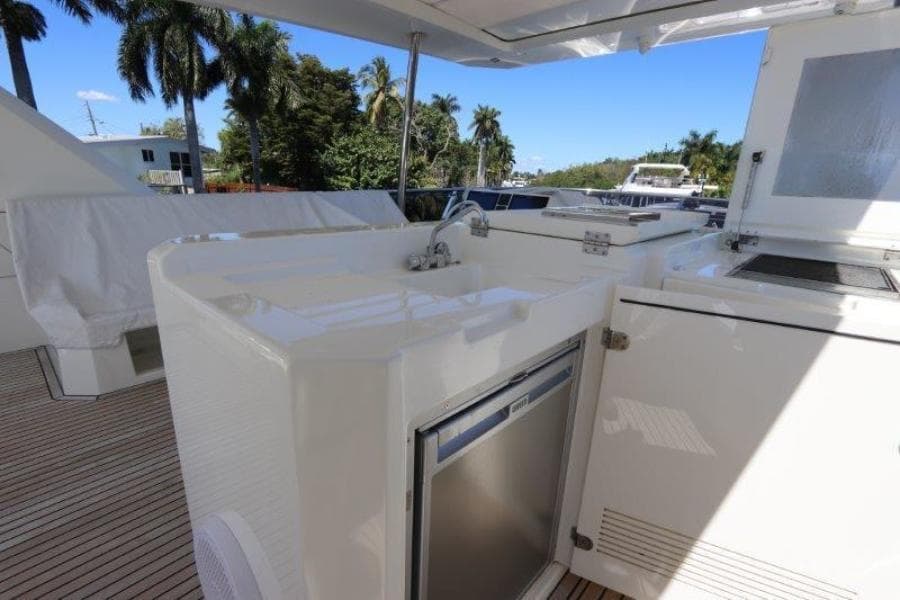 2017 Prestige Motoryacht