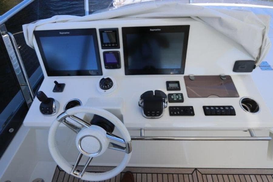 2017 Prestige Motoryacht