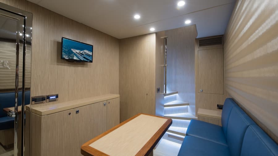 2028 Hargrave Raised Pilothouse