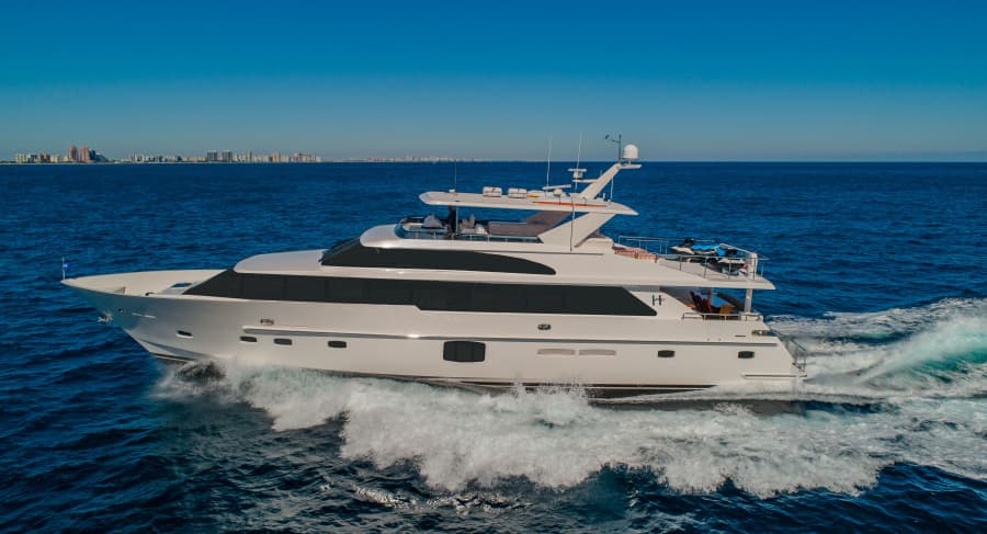 2028 Hargrave Raised Pilothouse