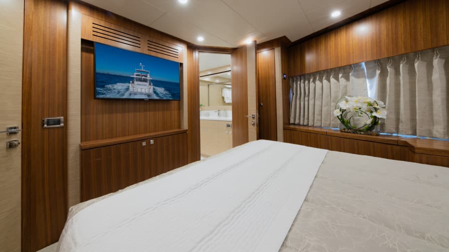 2028 Hargrave Raised Pilothouse