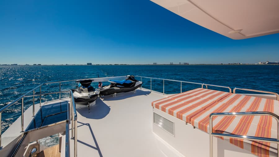 2028 Hargrave Raised Pilothouse