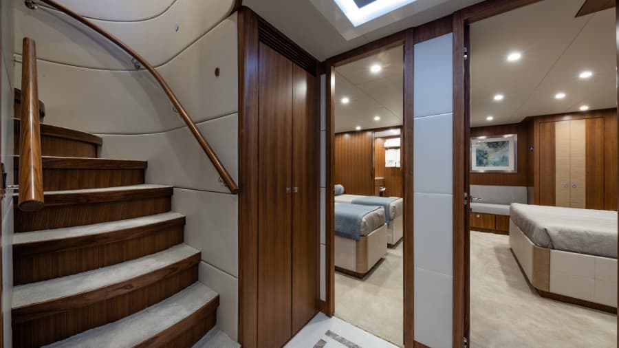 2028 Hargrave Raised Pilothouse