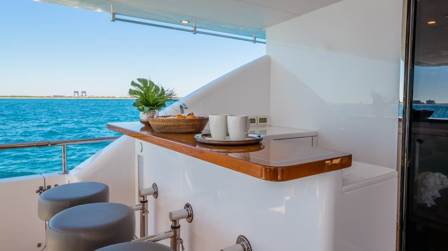 2028 Hargrave Raised Pilothouse