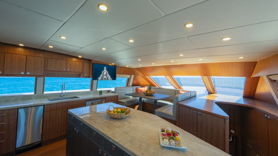 2028 Hargrave Raised Pilothouse