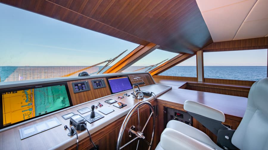 2028 Hargrave Raised Pilothouse