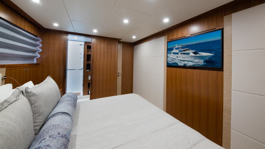 2028 Hargrave Raised Pilothouse