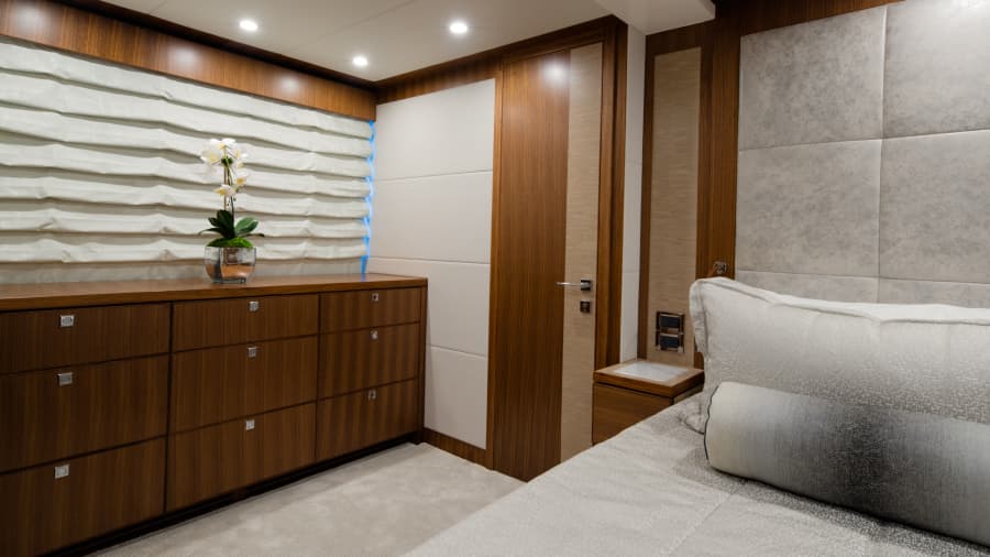 2028 Hargrave Raised Pilothouse