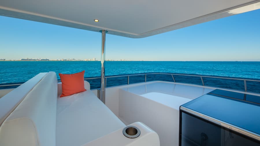 2028 Hargrave Raised Pilothouse