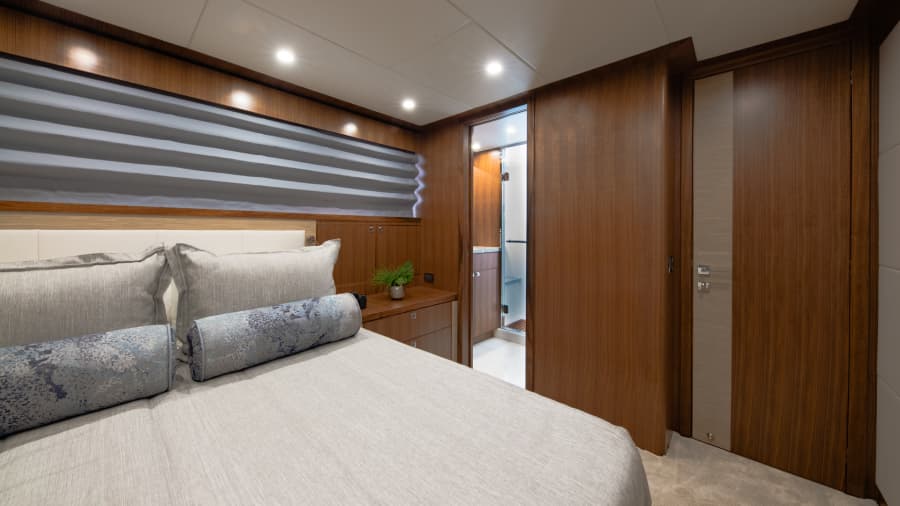 2028 Hargrave Raised Pilothouse
