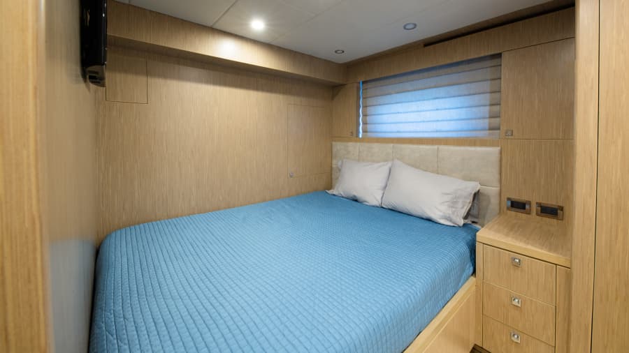2028 Hargrave Raised Pilothouse
