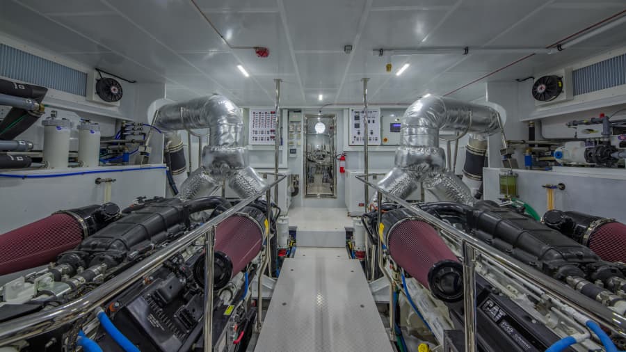 2028 Hargrave Raised Pilothouse