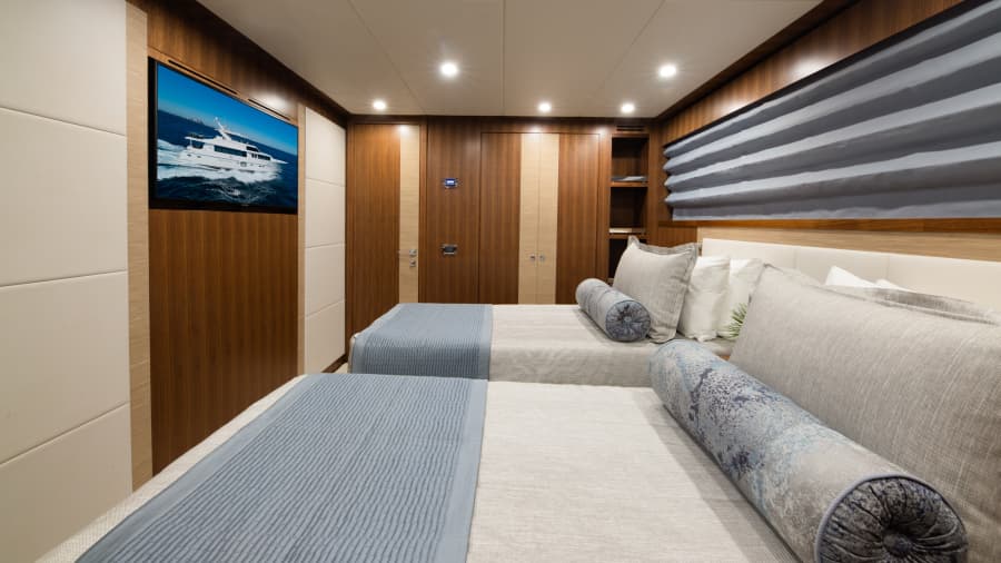 2028 Hargrave Raised Pilothouse