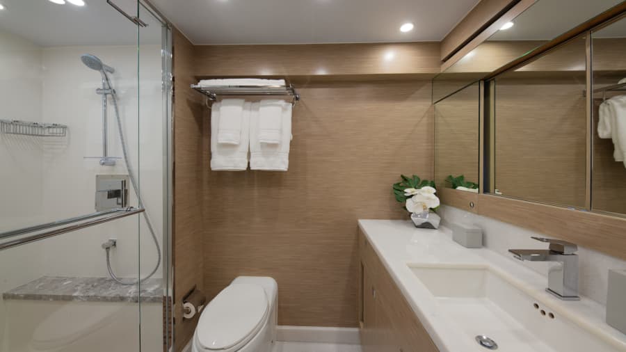 2028 Hargrave Raised Pilothouse
