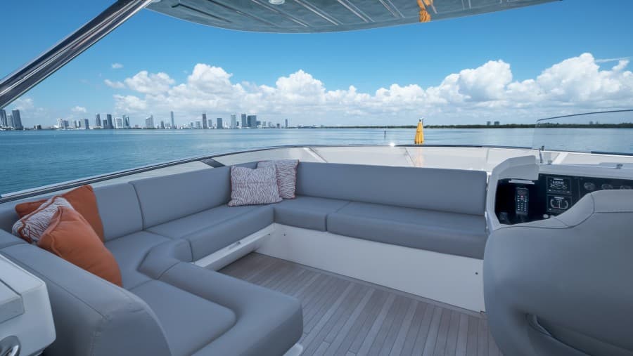 2018 Sunseeker 86 Yacht
