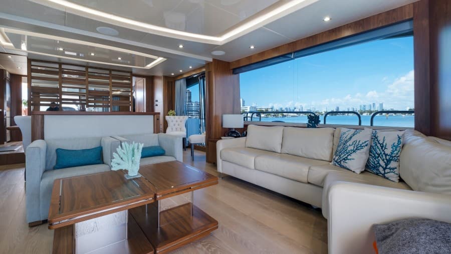 2018 Sunseeker 86 Yacht