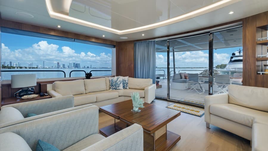 2018 Sunseeker 86 Yacht